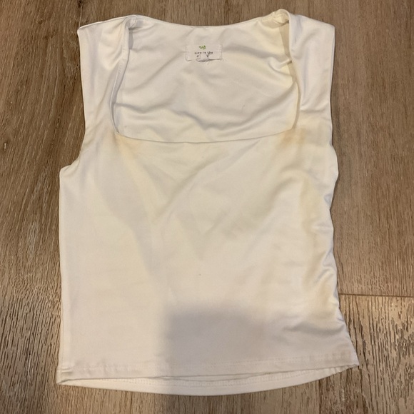 live in the moment Tops - Live in the Moment - Elegant Cream Sleeveless Top - Ladies Size Small